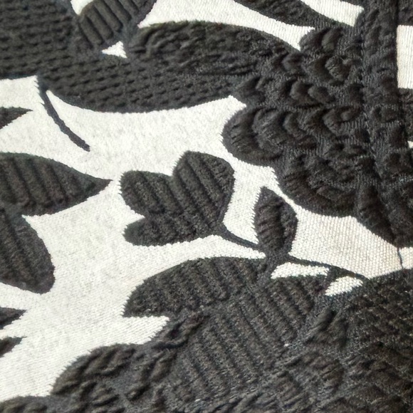 WHBM Brocade Black & White Zipper Jacket Coat size 0 xs - Picture 9 of 11